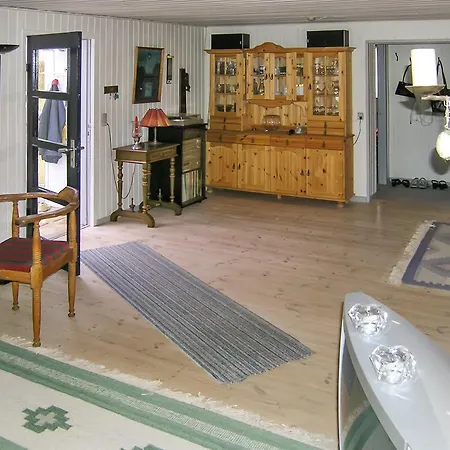 Two-bedroom Holiday In * Hals